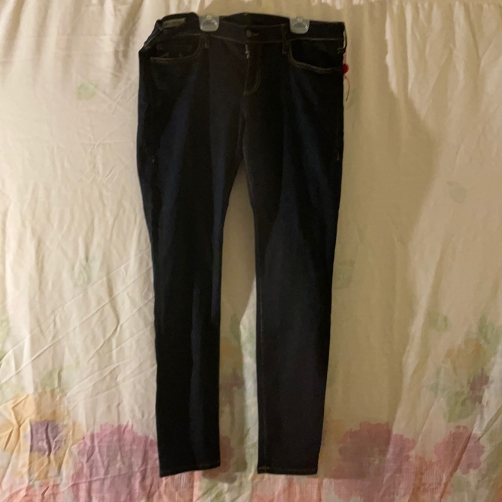 True Religion women’s jean size 32. These have a perfect stretch! - Picture 2 of 4